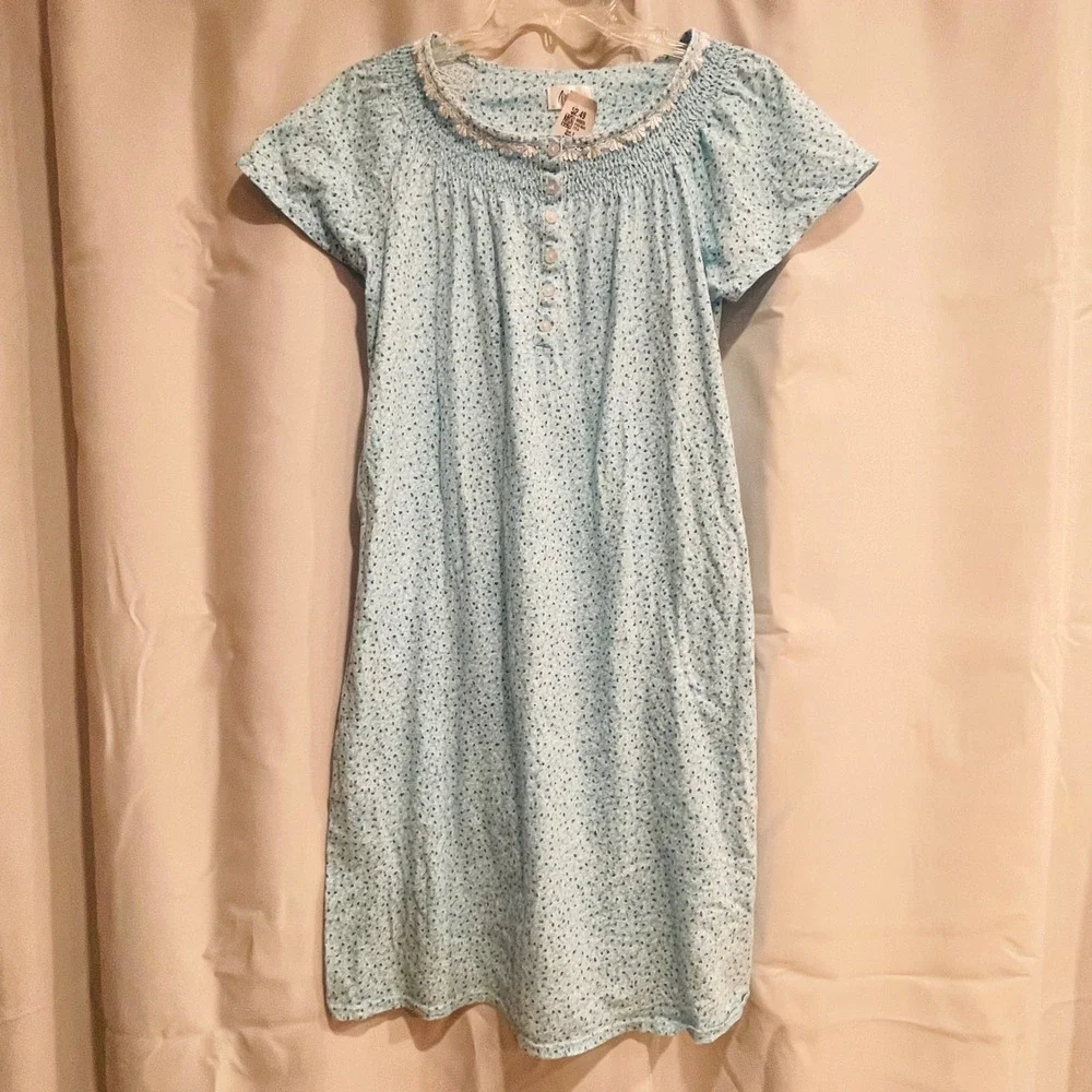 Aria Women Blue Floral Smocked Nightgown Short Sleeve Lace Trim Sleepwear Small